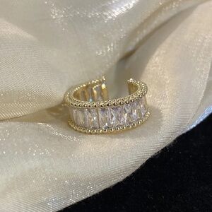 Elegant Lucienne Etienne 14k Gold Crystal Ring